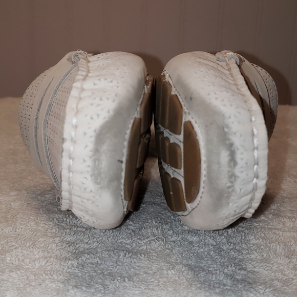 Ralph Lauren Camilla Nubuck slip on mocs, ivory, 7 - Picture 9 of 13